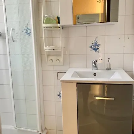 Charmant T2 Quartier Calme Avec Piscine Et Parking - Cap D'agde - Ref Est 019j Agde